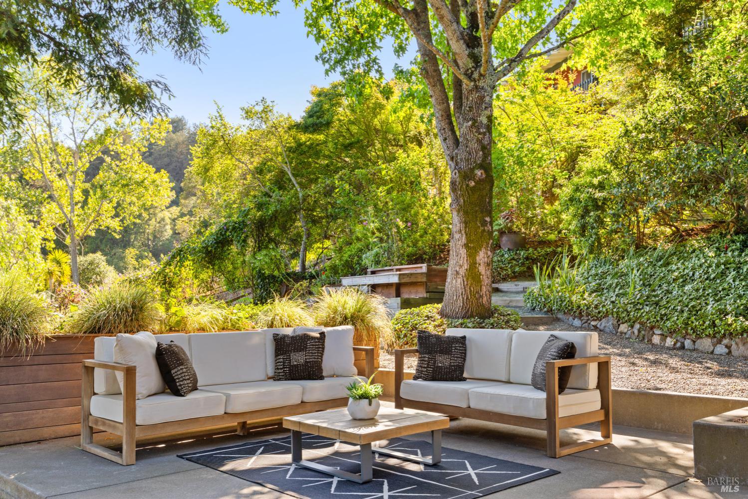 Detail Gallery Image 48 of 55 For 17 Eton Way, Mill Valley,  CA 94941 - 5 Beds | 3/1 Baths