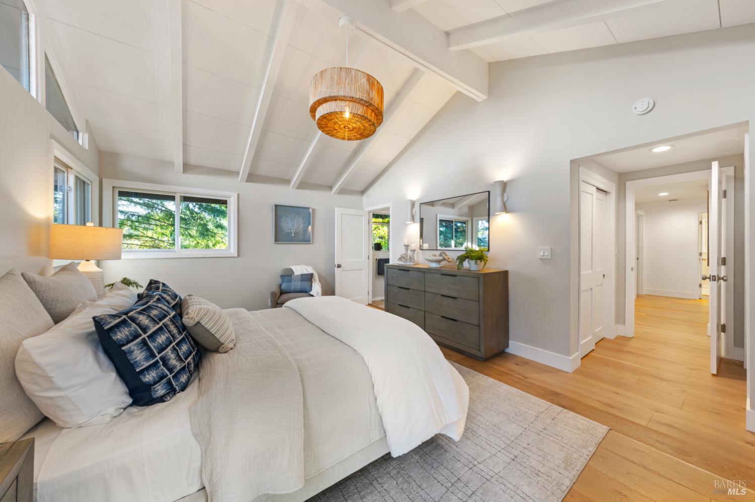 Detail Gallery Image 23 of 55 For 17 Eton Way, Mill Valley,  CA 94941 - 5 Beds | 3/1 Baths