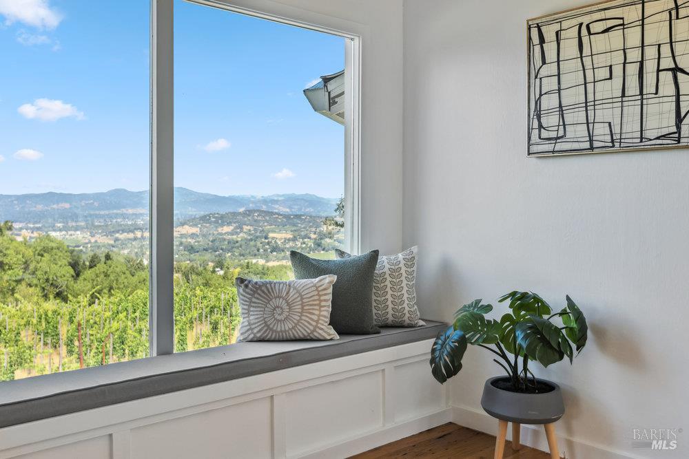Detail Gallery Image 6 of 49 For 1180 Green Valley Rd, Napa,  CA 94558 - 3 Beds | 2 Baths