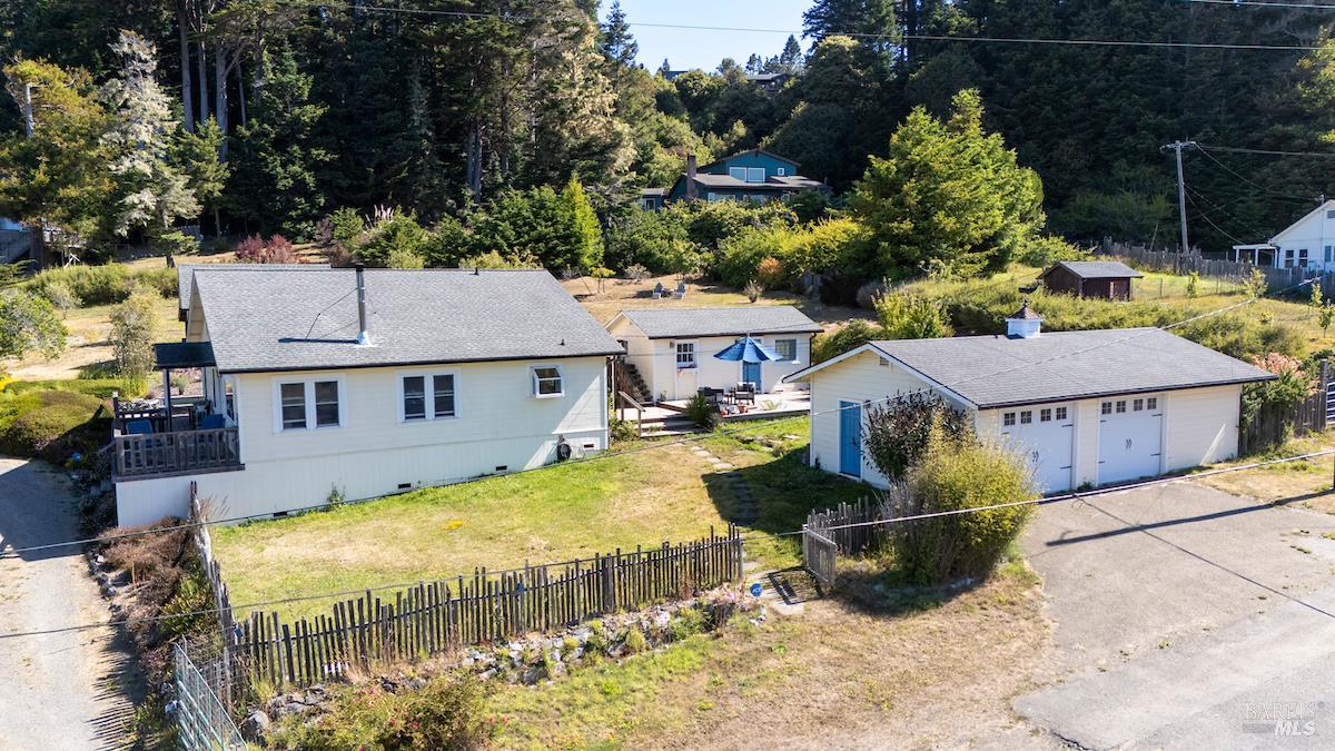 Detail Gallery Image 3 of 41 For 44700 Jackson St, Mendocino,  CA 95460 - 3 Beds | 1/1 Baths