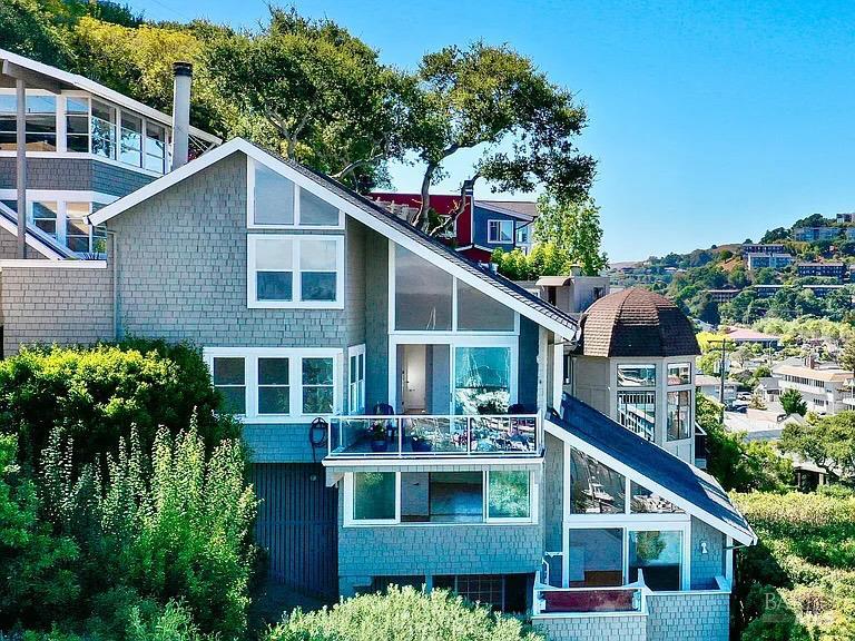 Detail Gallery Image 5 of 95 For 73 Eastview Ave, Tiburon,  CA 94920 - 4 Beds | 4/1 Baths