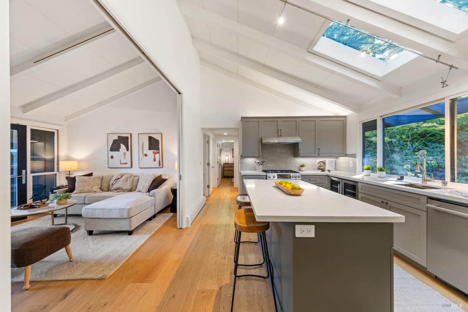 Detail Gallery Image 21 of 55 For 17 Eton Way, Mill Valley,  CA 94941 - 5 Beds | 3/1 Baths