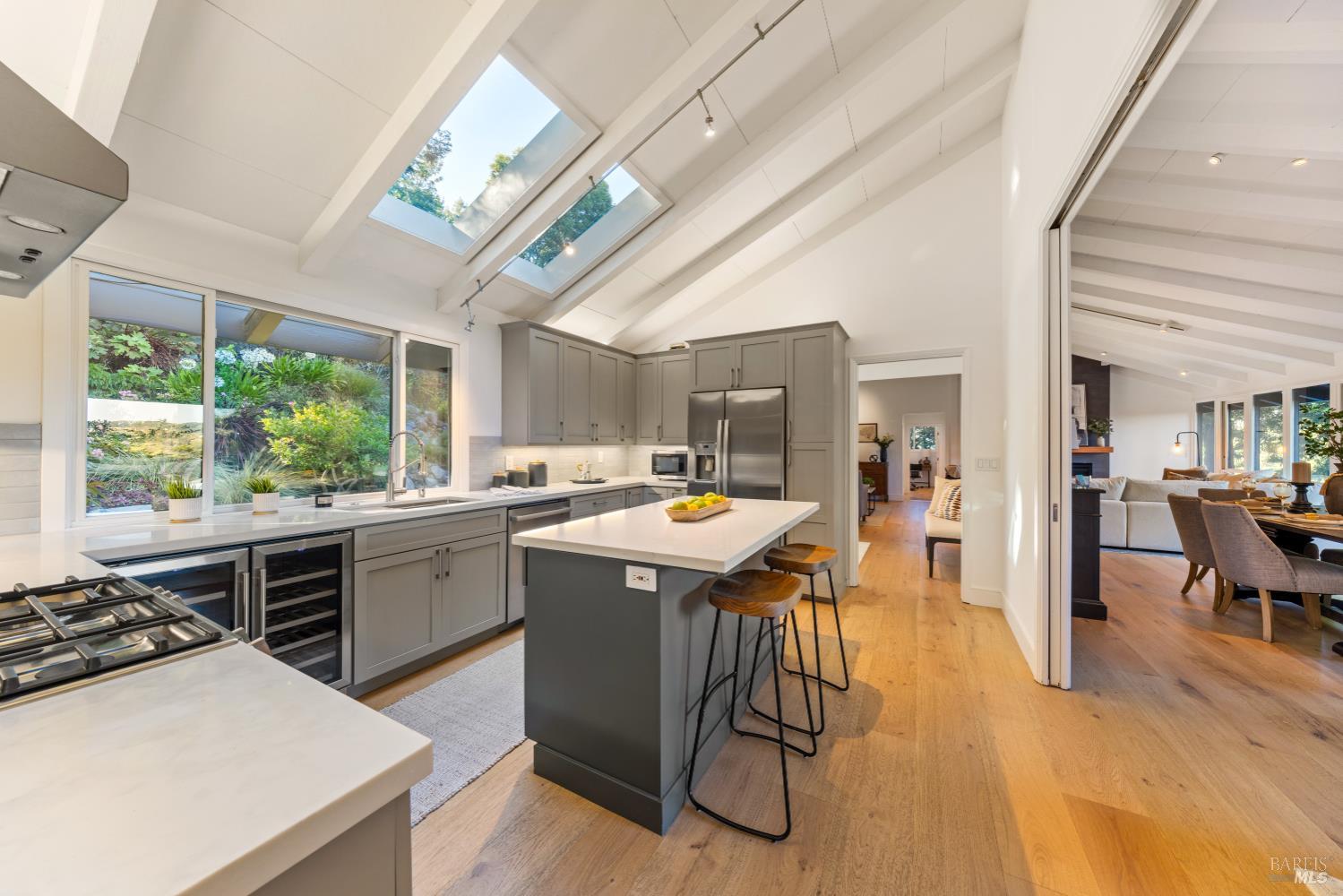 Detail Gallery Image 20 of 55 For 17 Eton Way, Mill Valley,  CA 94941 - 5 Beds | 3/1 Baths
