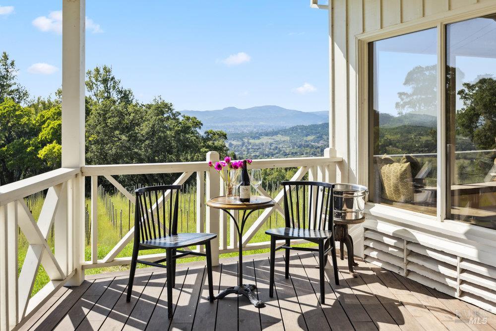 Detail Gallery Image 2 of 49 For 1180 Green Valley Rd, Napa,  CA 94558 - 3 Beds | 2 Baths
