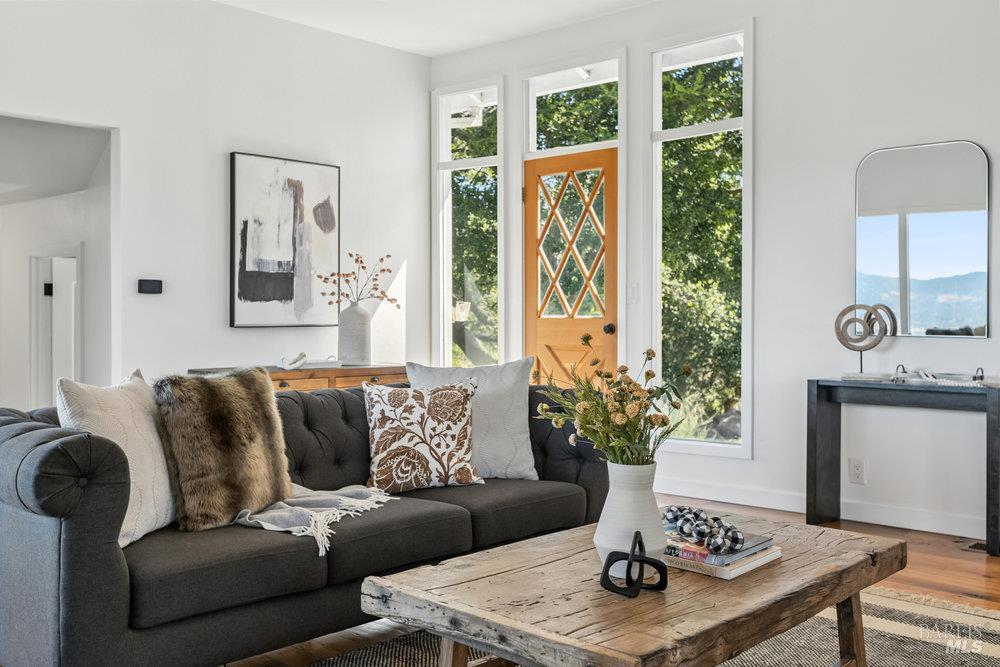 Detail Gallery Image 5 of 49 For 1180 Green Valley Rd, Napa,  CA 94558 - 3 Beds | 2 Baths