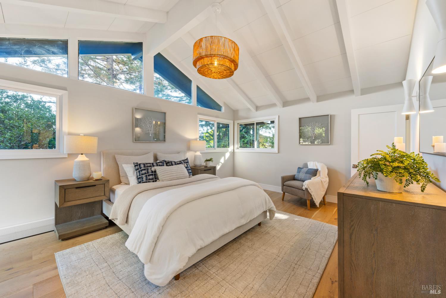 Detail Gallery Image 24 of 55 For 17 Eton Way, Mill Valley,  CA 94941 - 5 Beds | 3/1 Baths