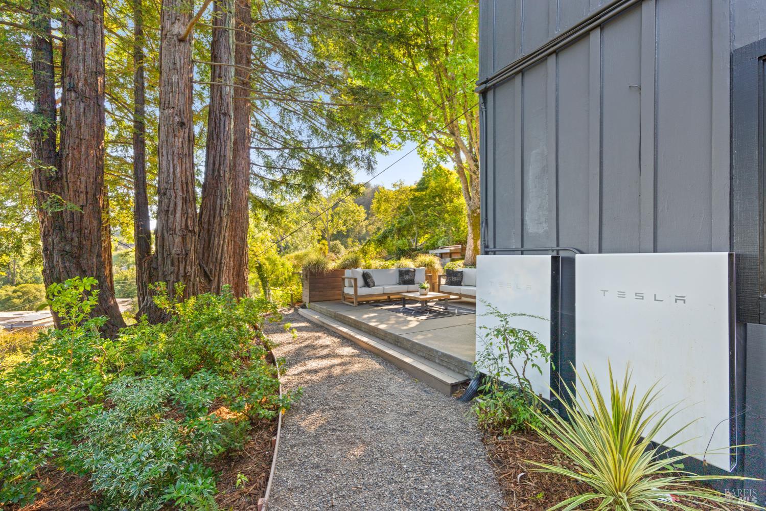 Detail Gallery Image 46 of 55 For 17 Eton Way, Mill Valley,  CA 94941 - 5 Beds | 3/1 Baths