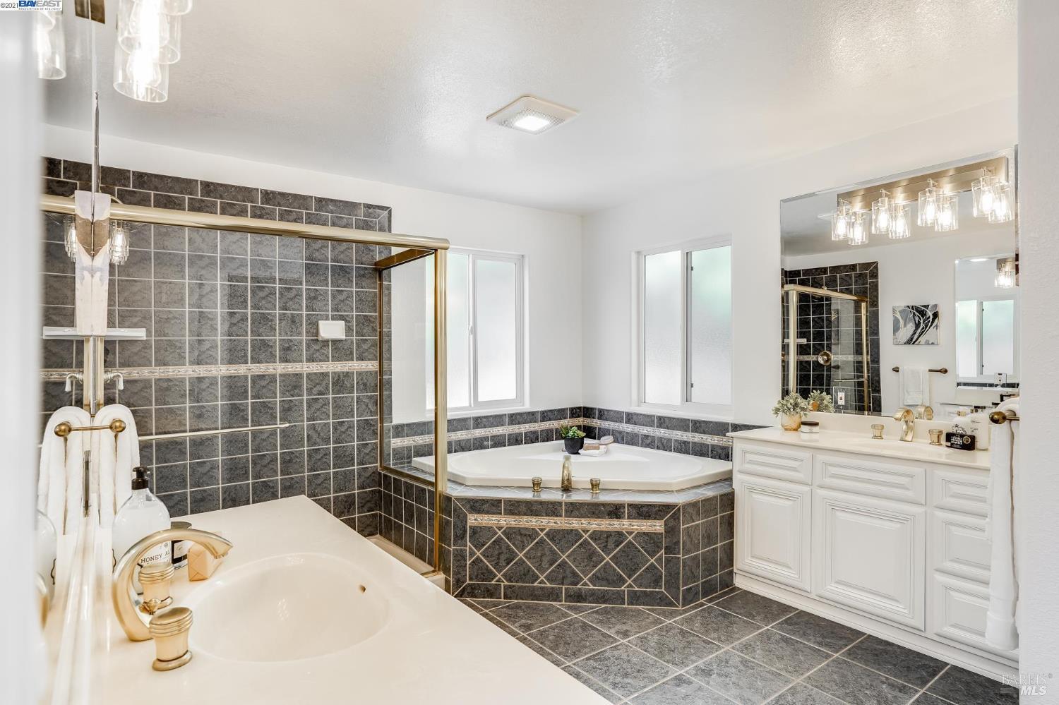Detail Gallery Image 19 of 40 For 1651 Green Valley Rd, Danville,  CA 94526 - 4 Beds | 2 Baths