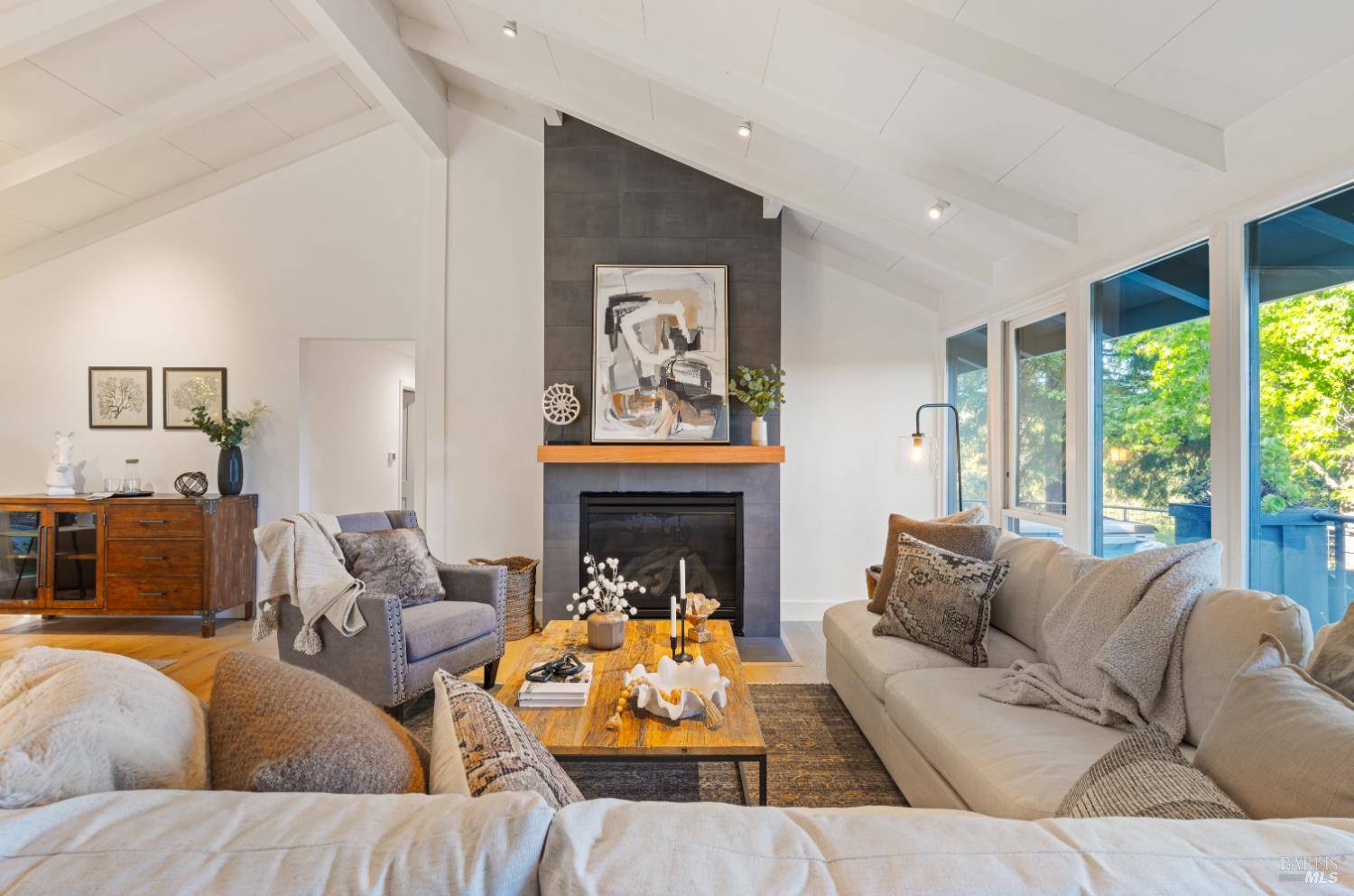 Detail Gallery Image 14 of 55 For 17 Eton Way, Mill Valley,  CA 94941 - 5 Beds | 3/1 Baths