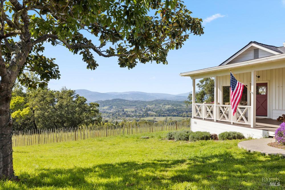 Detail Gallery Image 3 of 49 For 1180 Green Valley Rd, Napa,  CA 94558 - 3 Beds | 2 Baths