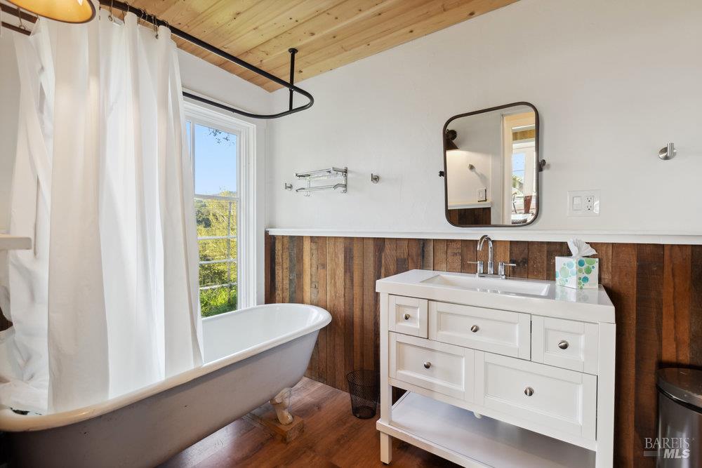Detail Gallery Image 35 of 49 For 1180 Green Valley Rd, Napa,  CA 94558 - 3 Beds | 2 Baths