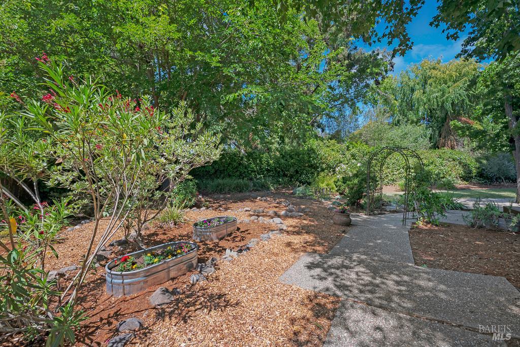 Detail Gallery Image 15 of 23 For 5253 Callecita Ct, Rohnert Park,  CA 94928 - 4 Beds | 2 Baths