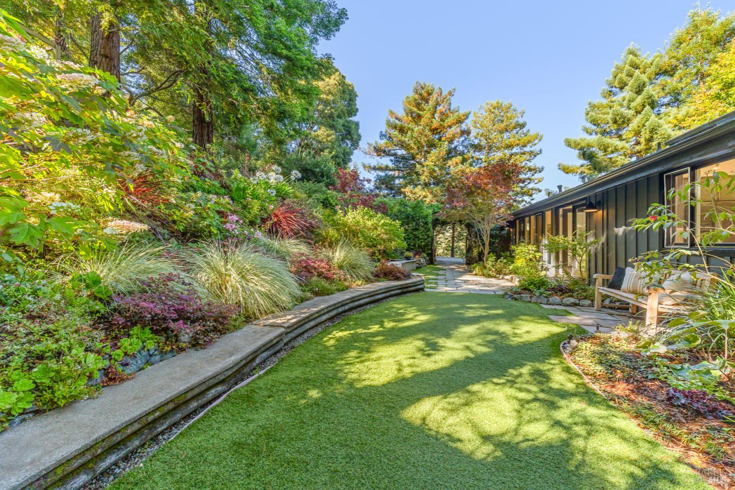 Detail Gallery Image 5 of 55 For 17 Eton Way, Mill Valley,  CA 94941 - 5 Beds | 3/1 Baths