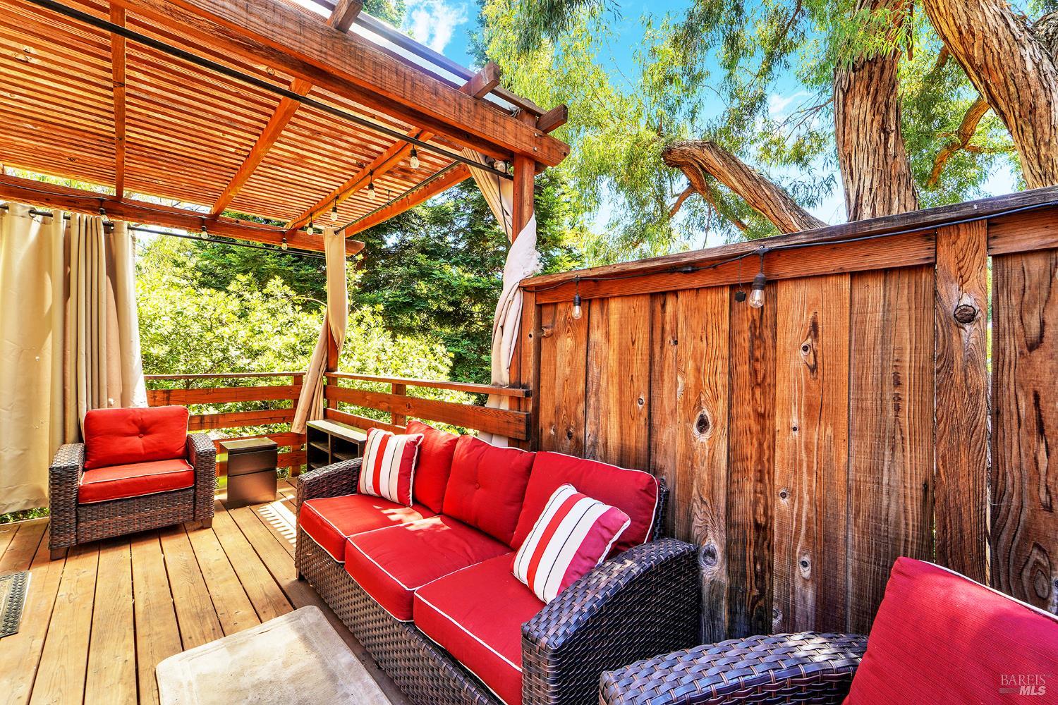 Detail Gallery Image 18 of 24 For 2109 Lost Lake Pl, Martinez,  CA 94553 - 2 Beds | 2 Baths