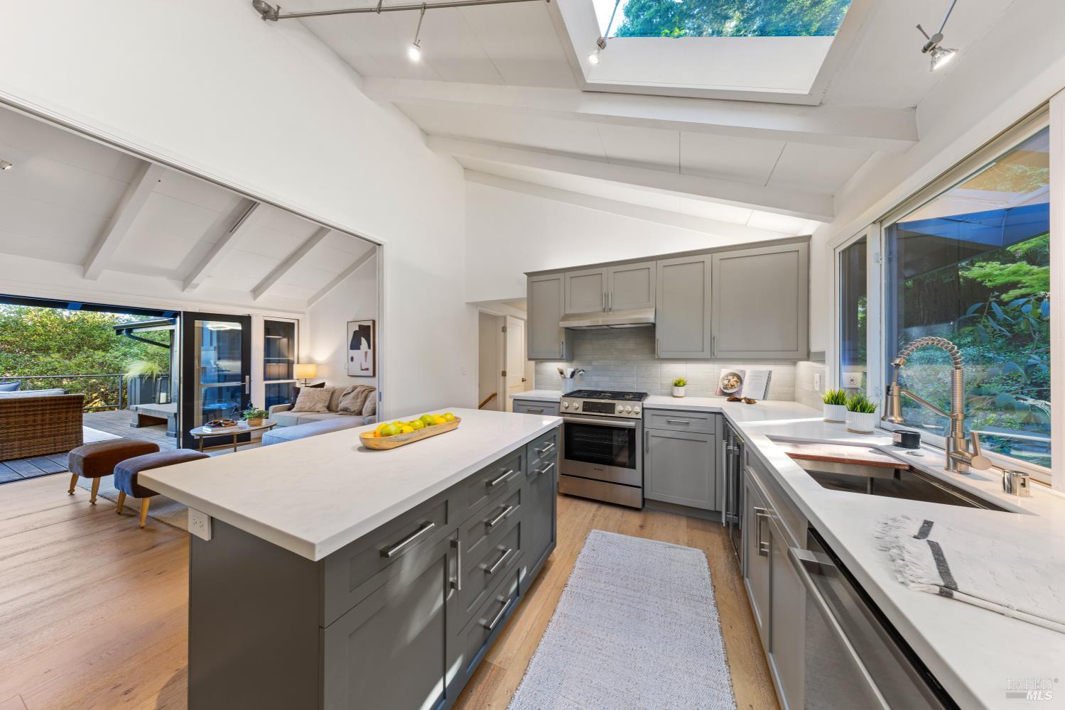 Detail Gallery Image 22 of 55 For 17 Eton Way, Mill Valley,  CA 94941 - 5 Beds | 3/1 Baths