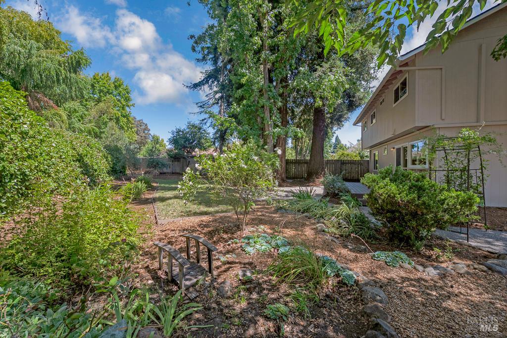 Detail Gallery Image 19 of 23 For 5253 Callecita Ct, Rohnert Park,  CA 94928 - 4 Beds | 2 Baths