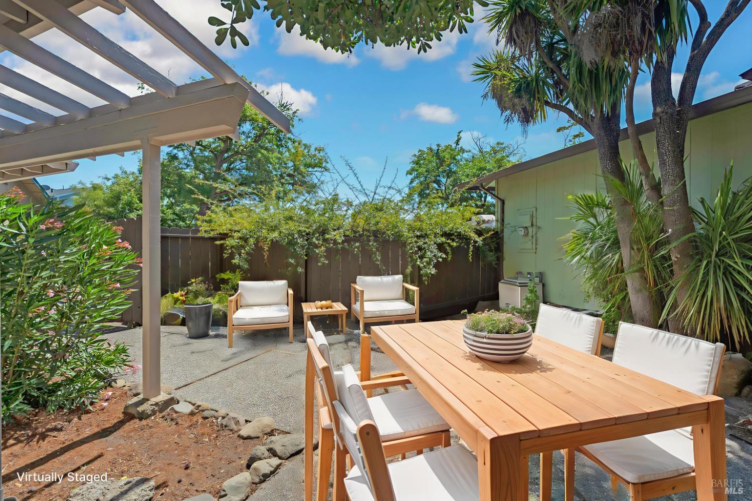 Detail Gallery Image 18 of 23 For 5253 Callecita Ct, Rohnert Park,  CA 94928 - 4 Beds | 2 Baths