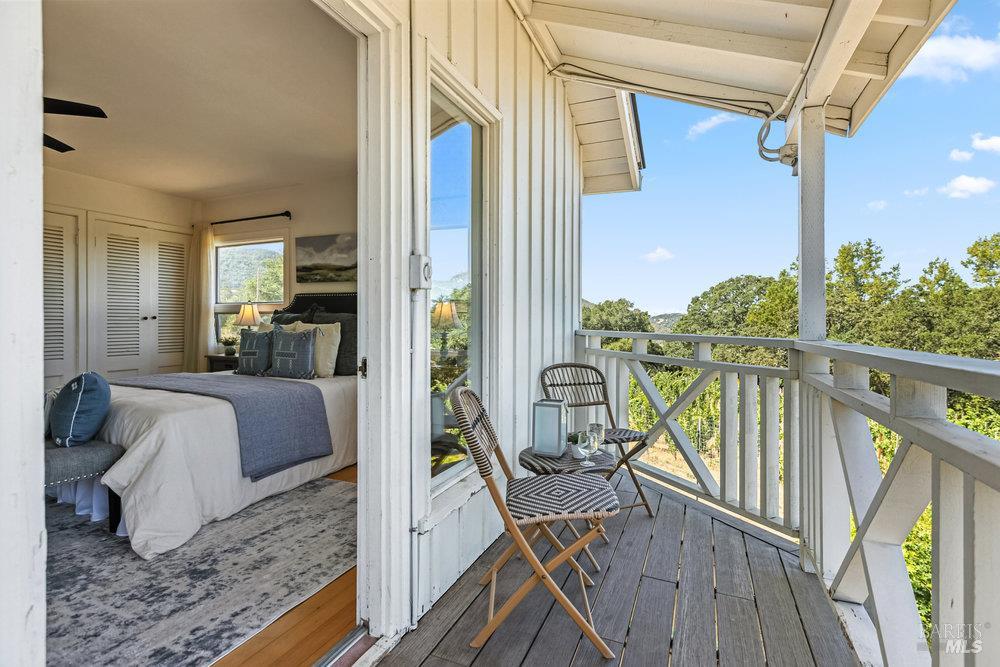 Detail Gallery Image 13 of 49 For 1180 Green Valley Rd, Napa,  CA 94558 - 3 Beds | 2 Baths
