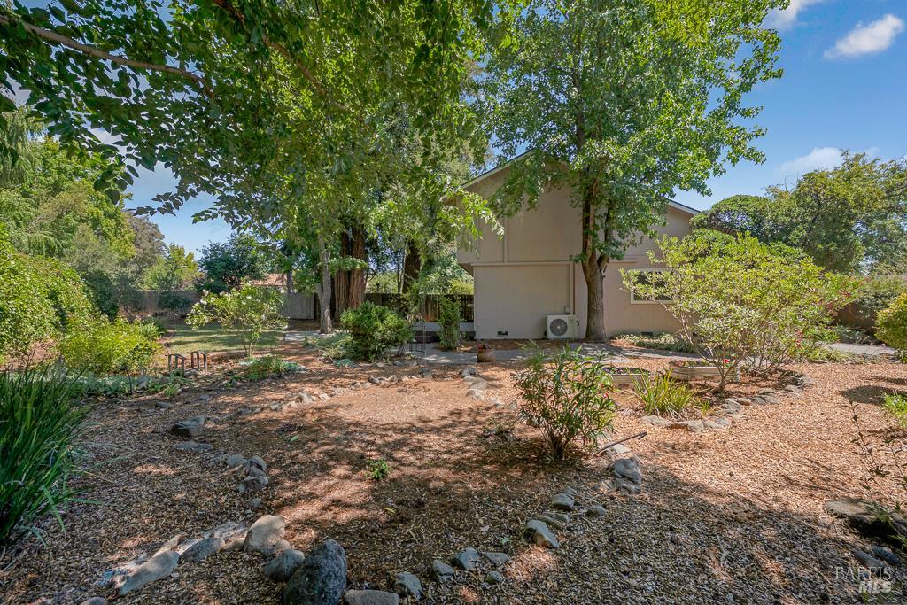 Detail Gallery Image 17 of 23 For 5253 Callecita Ct, Rohnert Park,  CA 94928 - 4 Beds | 2 Baths