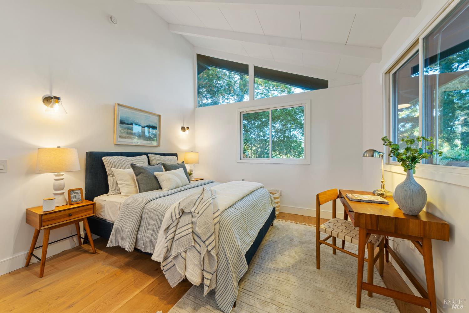 Detail Gallery Image 32 of 55 For 17 Eton Way, Mill Valley,  CA 94941 - 5 Beds | 3/1 Baths