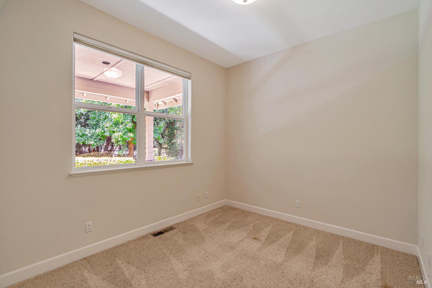 Detail Gallery Image 32 of 56 For 7842 Joyce Dr, Sebastopol,  CA 95472 - 4 Beds | 2/1 Baths
