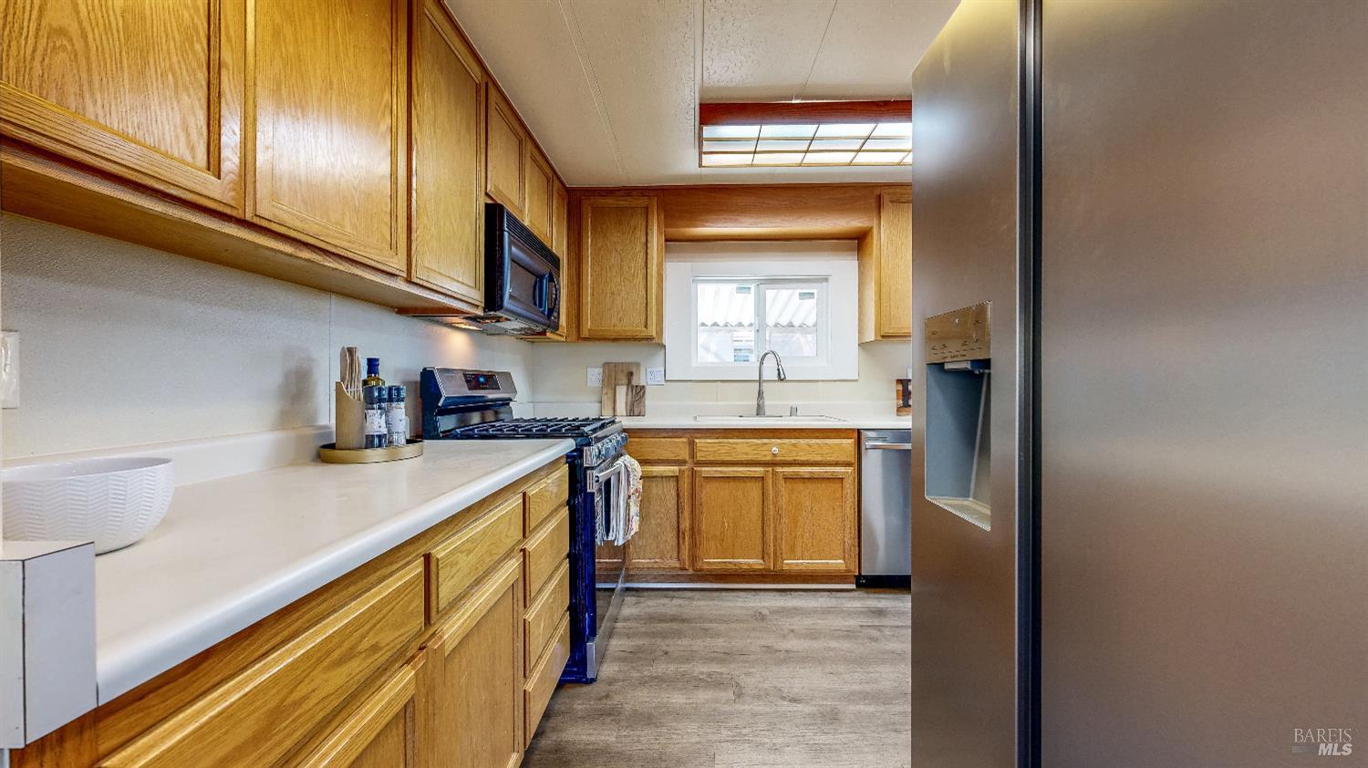 Detail Gallery Image 7 of 50 For 121 Pamplona Ct, Rohnert Park,  CA 94928 - 3 Beds | 2 Baths