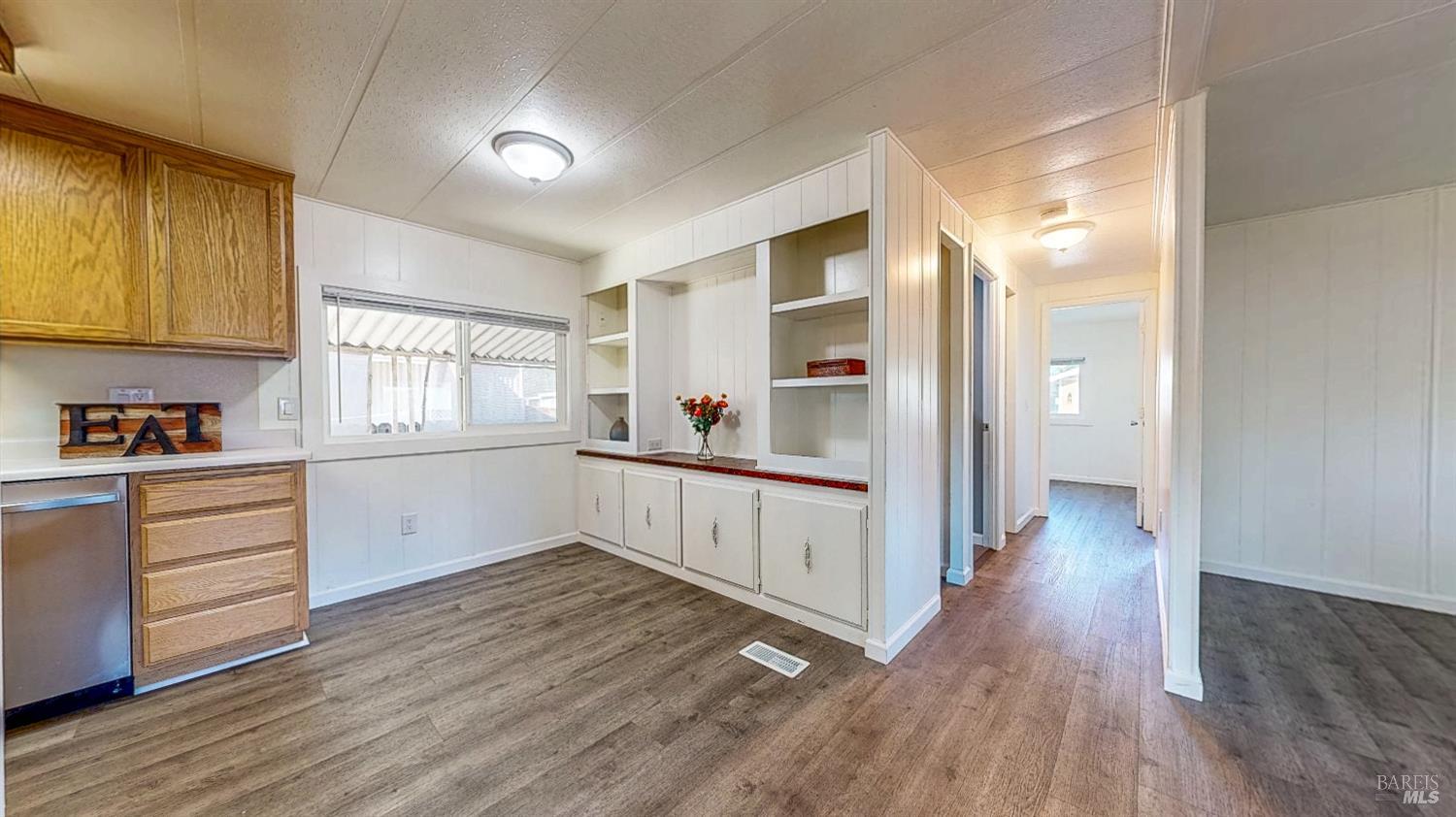 Detail Gallery Image 10 of 50 For 121 Pamplona Ct, Rohnert Park,  CA 94928 - 3 Beds | 2 Baths