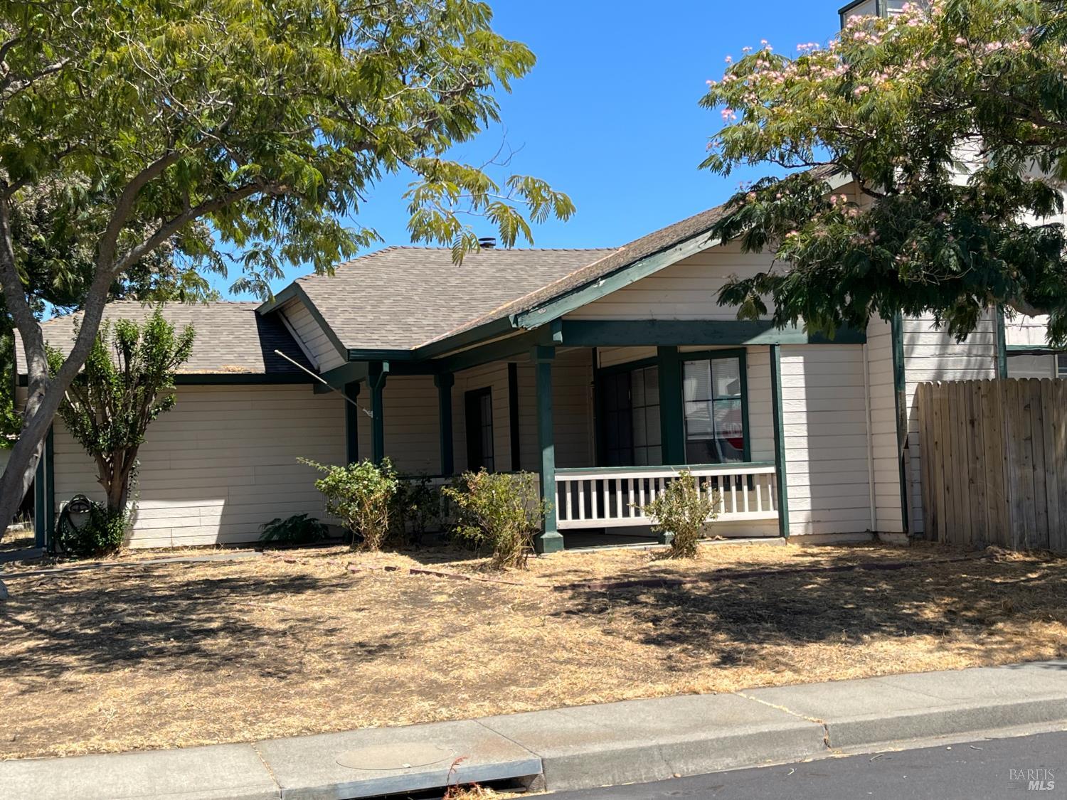 Detail Gallery Image 3 of 23 For 791 Cookson St, Vacaville,  CA 95687 - 3 Beds | 2 Baths