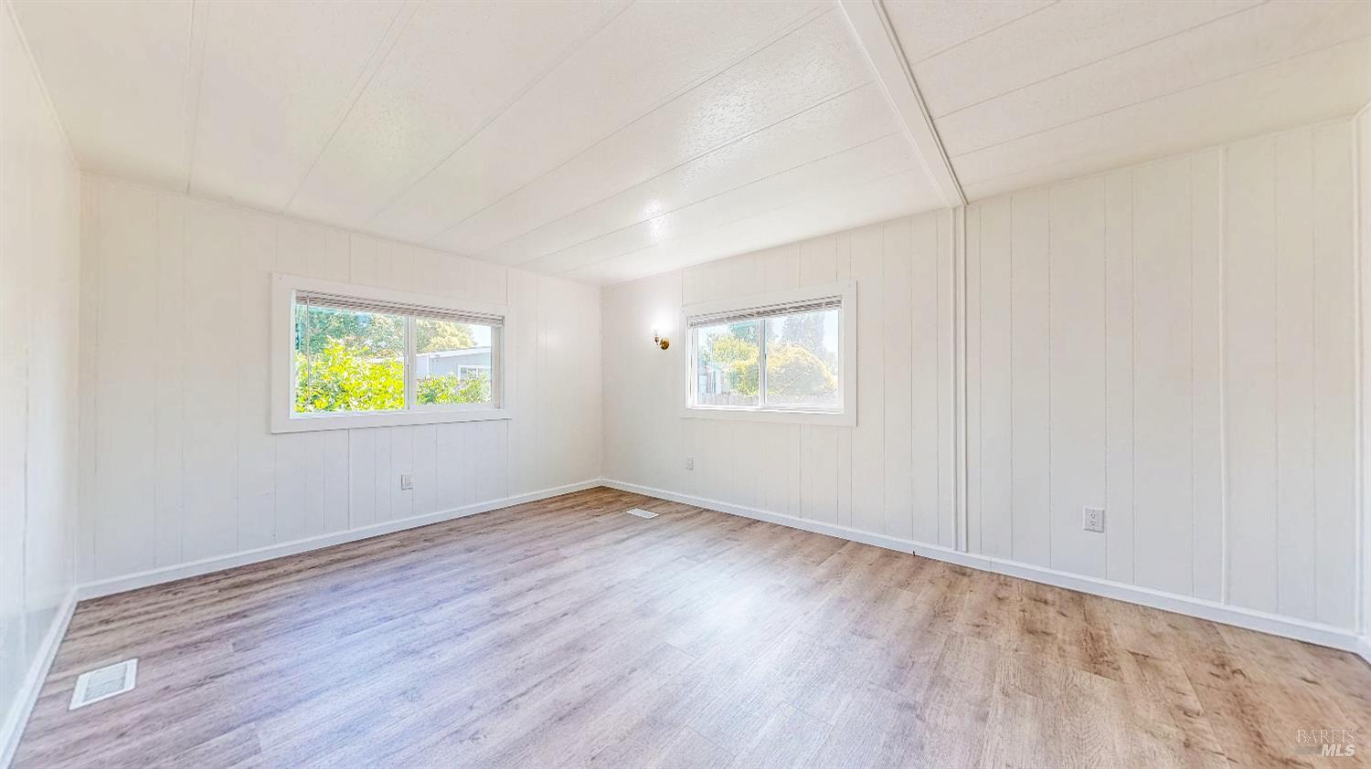 Detail Gallery Image 25 of 50 For 121 Pamplona Ct, Rohnert Park,  CA 94928 - 3 Beds | 2 Baths