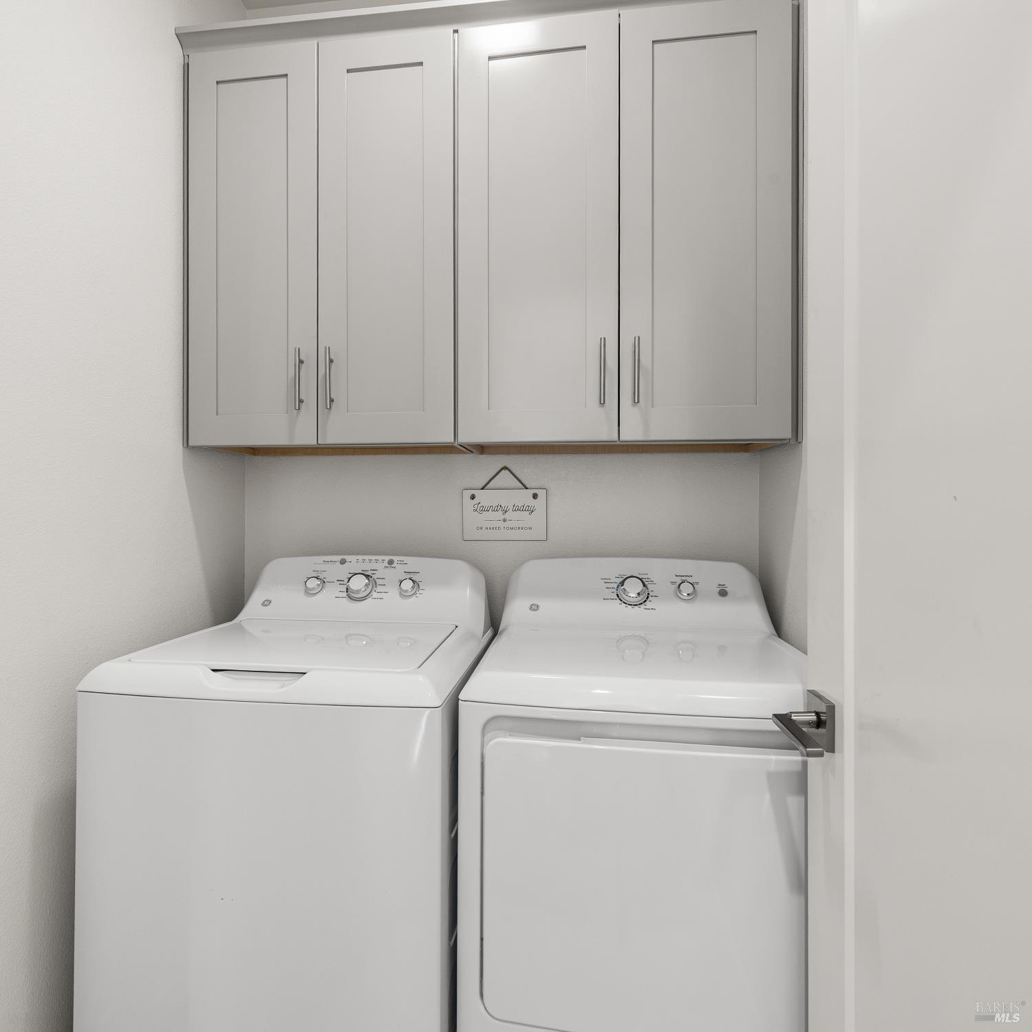 Detail Gallery Image 23 of 34 For 2976 Bay Village Ave, Santa Rosa,  CA 95403 - 3 Beds | 2/1 Baths