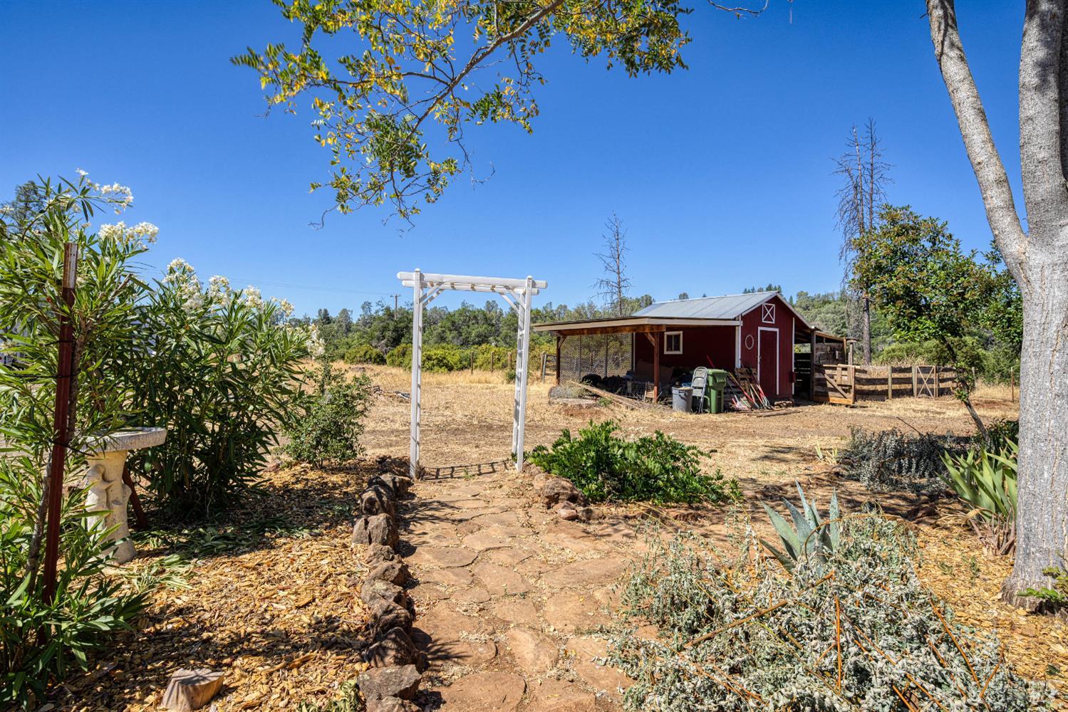Detail Gallery Image 31 of 68 For 15000 Gray Pine Rd, Lower Lake,  CA 95457 - 1 Beds | 1 Baths