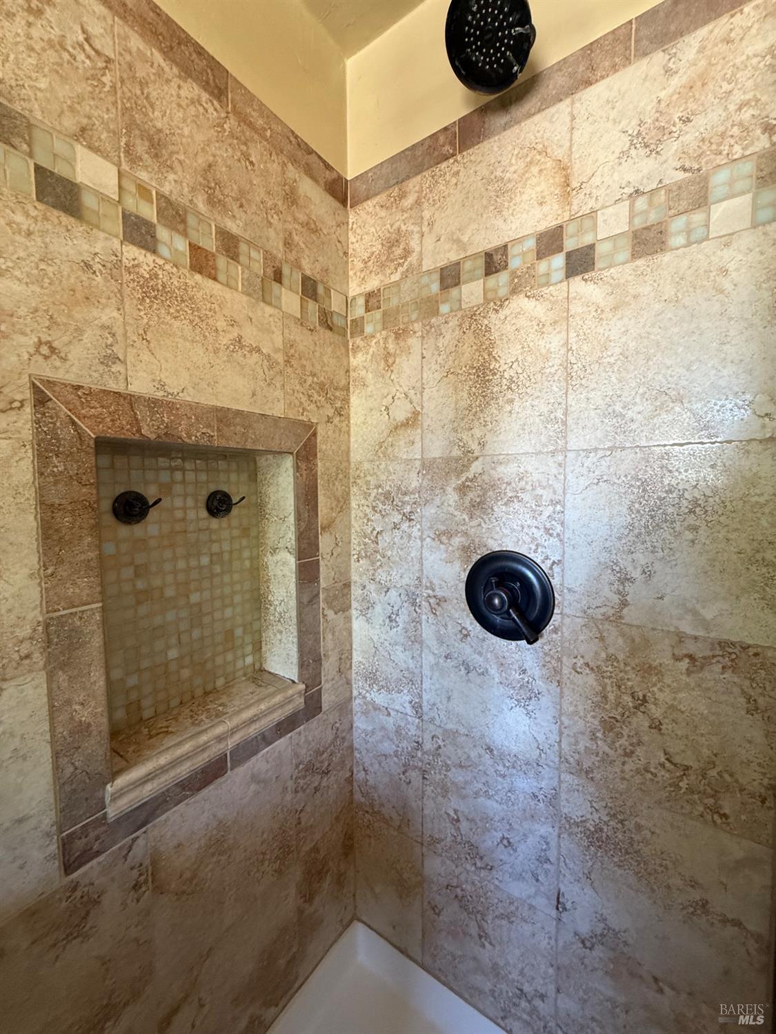 Detail Gallery Image 24 of 26 For 530 W Stephenson St, Ukiah,  CA 95482 - 3 Beds | 1/1 Baths