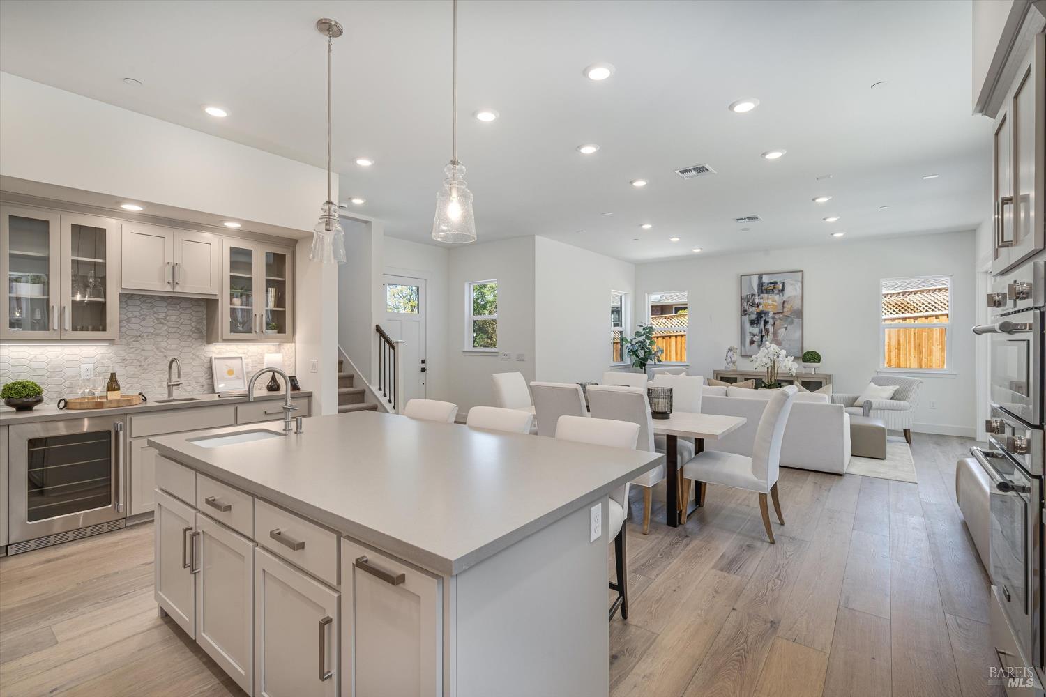 Detail Gallery Image 5 of 39 For 107 Grace Ln, Napa,  CA 94559 - 4 Beds | 3/1 Baths