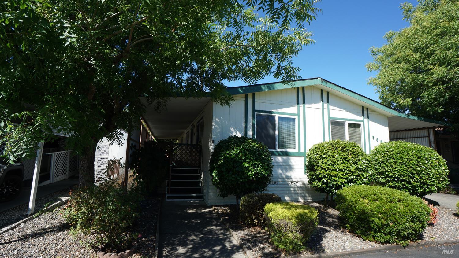 Detail Gallery Image 3 of 36 For 8009 Cliffrose St, Windsor,  CA 95492 - 2 Beds | 2 Baths