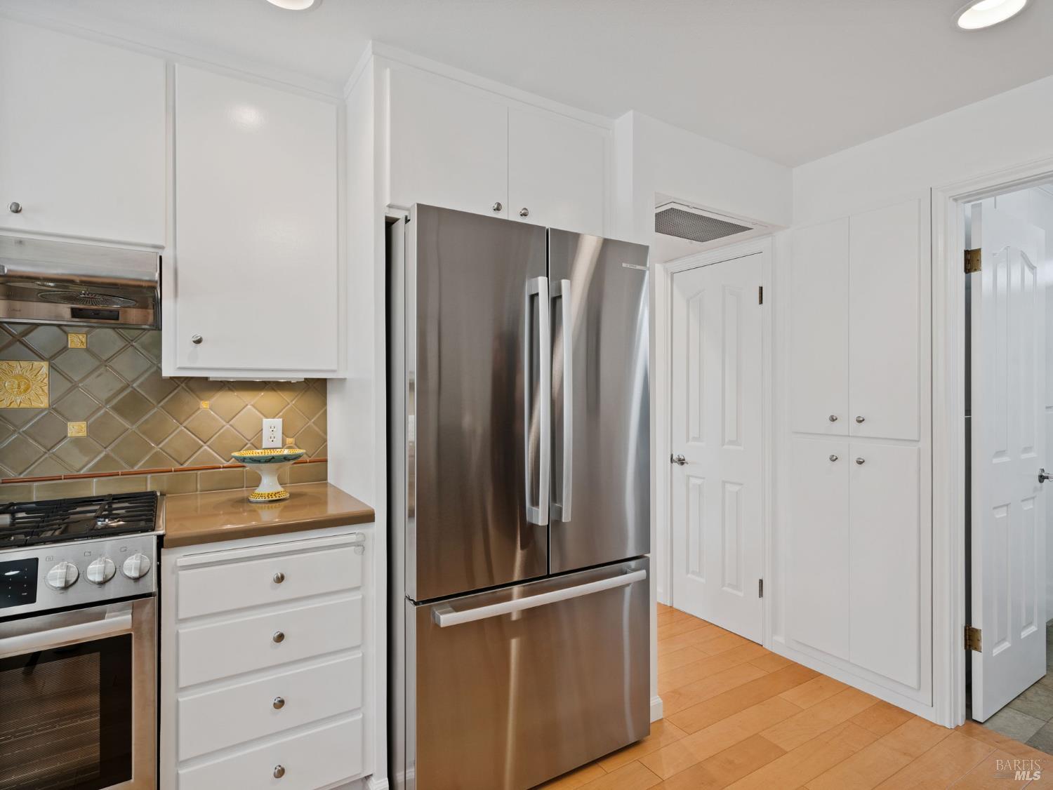 Detail Gallery Image 13 of 41 For 108 Marion Ln, Healdsburg,  CA 95448 - 2 Beds | 2 Baths