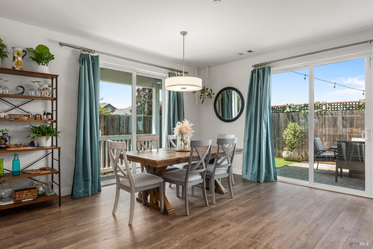 Detail Gallery Image 9 of 34 For 2976 Bay Village Ave, Santa Rosa,  CA 95403 - 3 Beds | 2/1 Baths