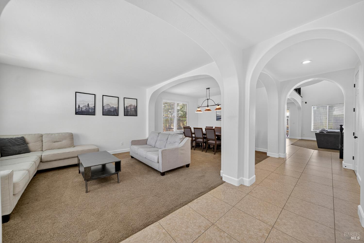 Detail Gallery Image 10 of 73 For 3034 W Clinton Ct, Visalia,  CA 93291 - 5 Beds | 3 Baths