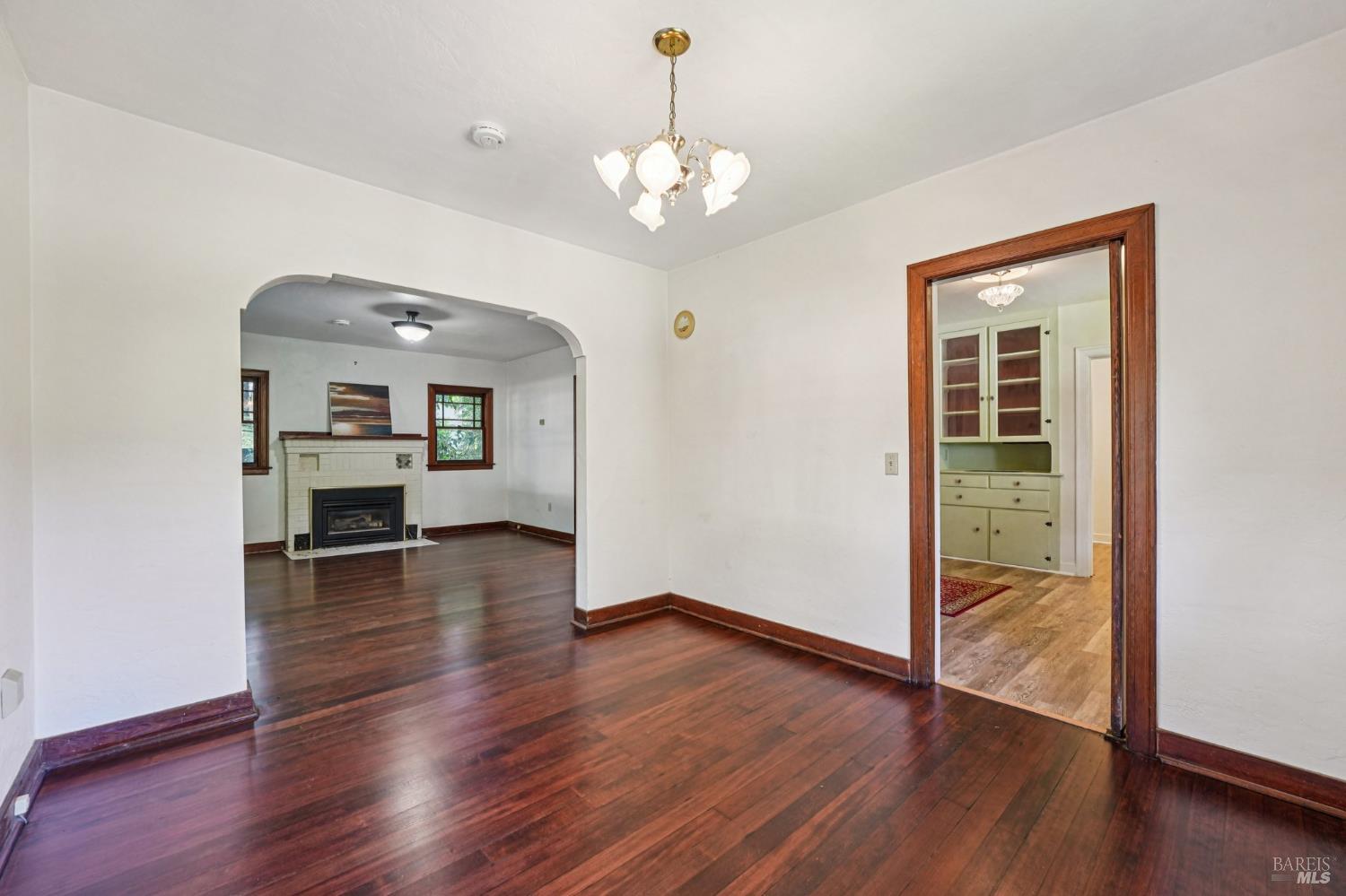 Detail Gallery Image 10 of 73 For 514 Sanitarium Rd, Saint Helena,  CA 94574 - 3 Beds | 3 Baths