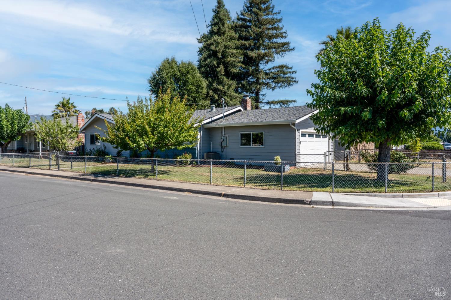 Detail Gallery Image 23 of 28 For 849 Yosemite Dr, Ukiah,  CA 95482 - 3 Beds | 2 Baths