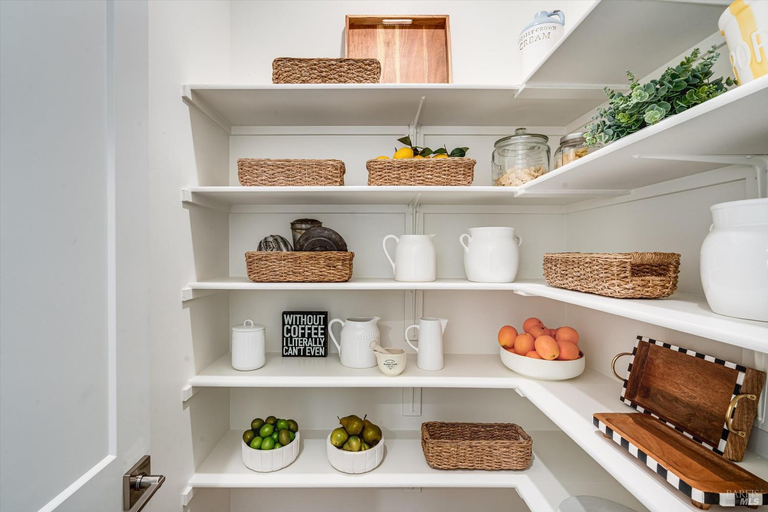 Detail Gallery Image 16 of 39 For 107 Grace Ln, Napa,  CA 94559 - 4 Beds | 3/1 Baths