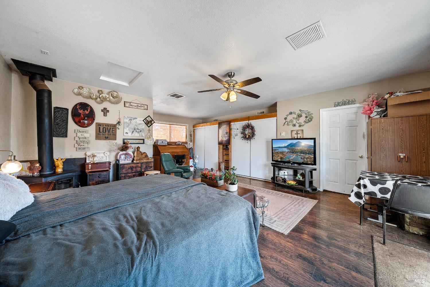 Detail Gallery Image 15 of 68 For 15000 Gray Pine Rd, Lower Lake,  CA 95457 - 1 Beds | 1 Baths