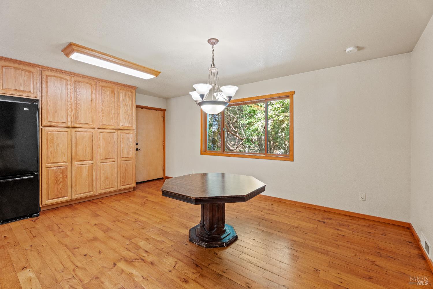 Detail Gallery Image 14 of 29 For 2030 Buckeye Dr, Willits,  CA 95490 - 3 Beds | 2 Baths