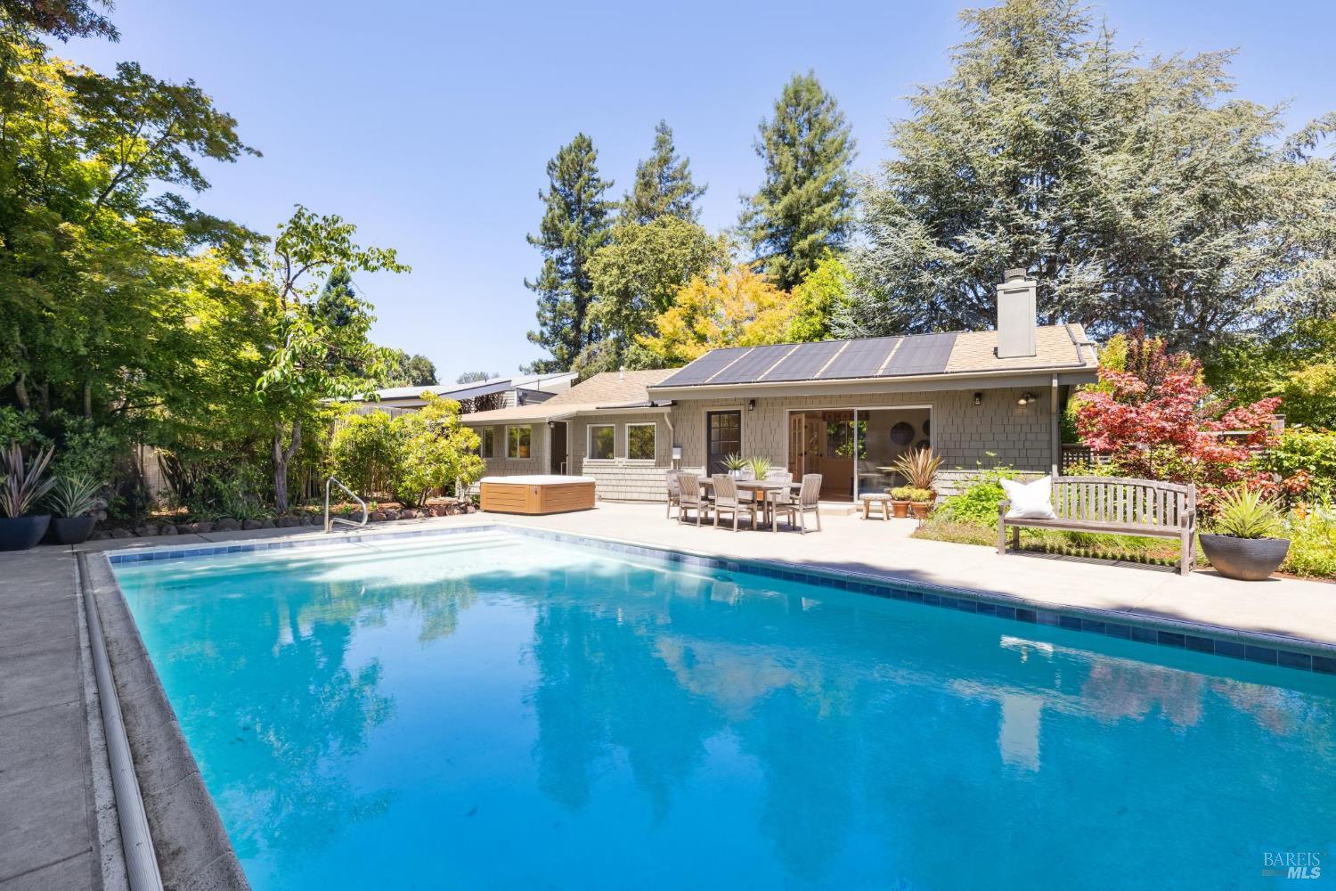 Detail Gallery Image 49 of 53 For 97 Florence Ave, San Anselmo,  CA 94960 - 2 Beds | 1/1 Baths