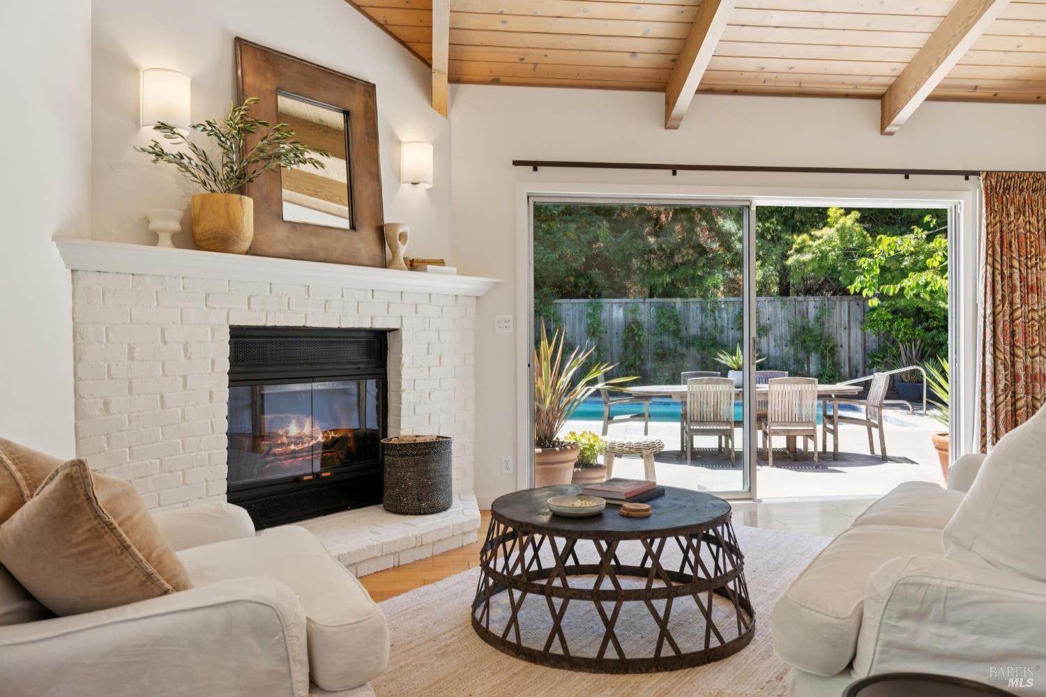 Detail Gallery Image 9 of 53 For 97 Florence Ave, San Anselmo,  CA 94960 - 2 Beds | 1/1 Baths