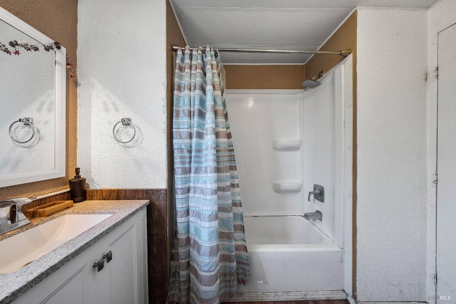 Detail Gallery Image 51 of 68 For 15000 Gray Pine Rd, Lower Lake,  CA 95457 - 1 Beds | 1 Baths
