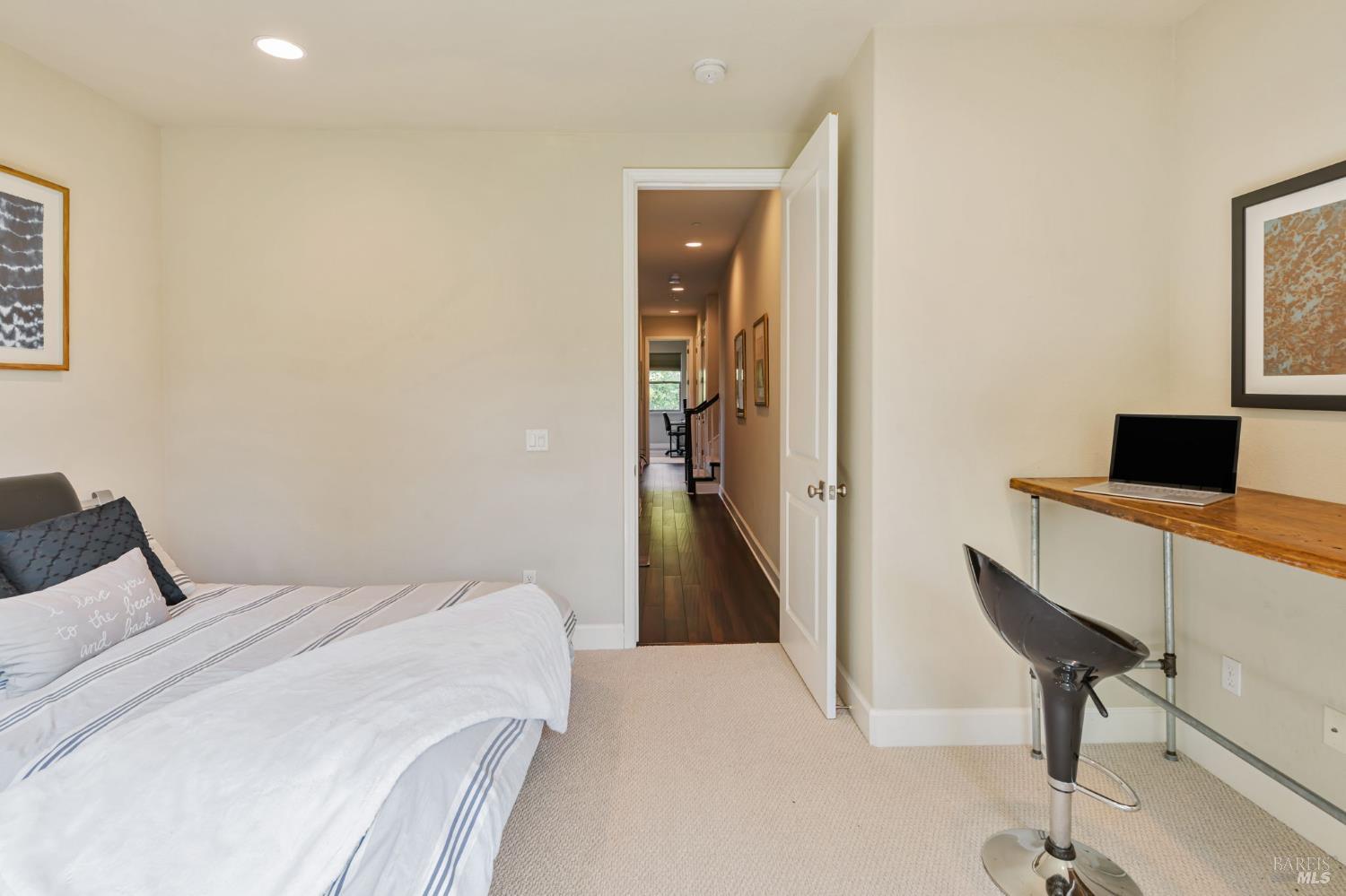 Detail Gallery Image 33 of 49 For 11 Edgehill Way, San Rafael,  CA 94903 - 4 Beds | 3/1 Baths