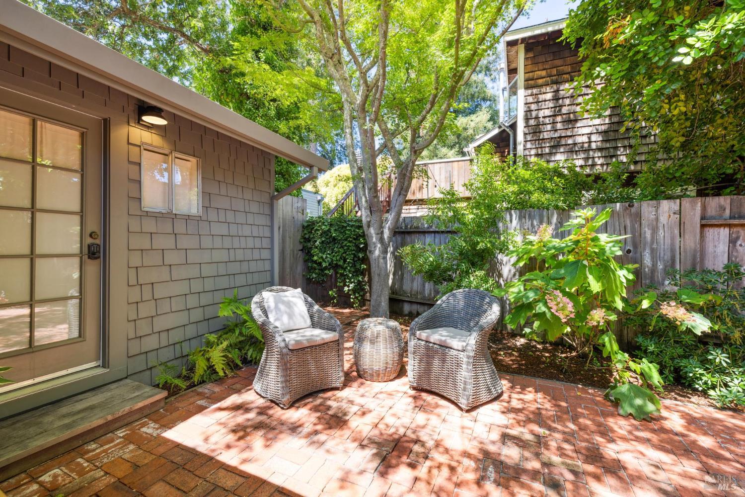 Detail Gallery Image 23 of 53 For 97 Florence Ave, San Anselmo,  CA 94960 - 2 Beds | 1/1 Baths