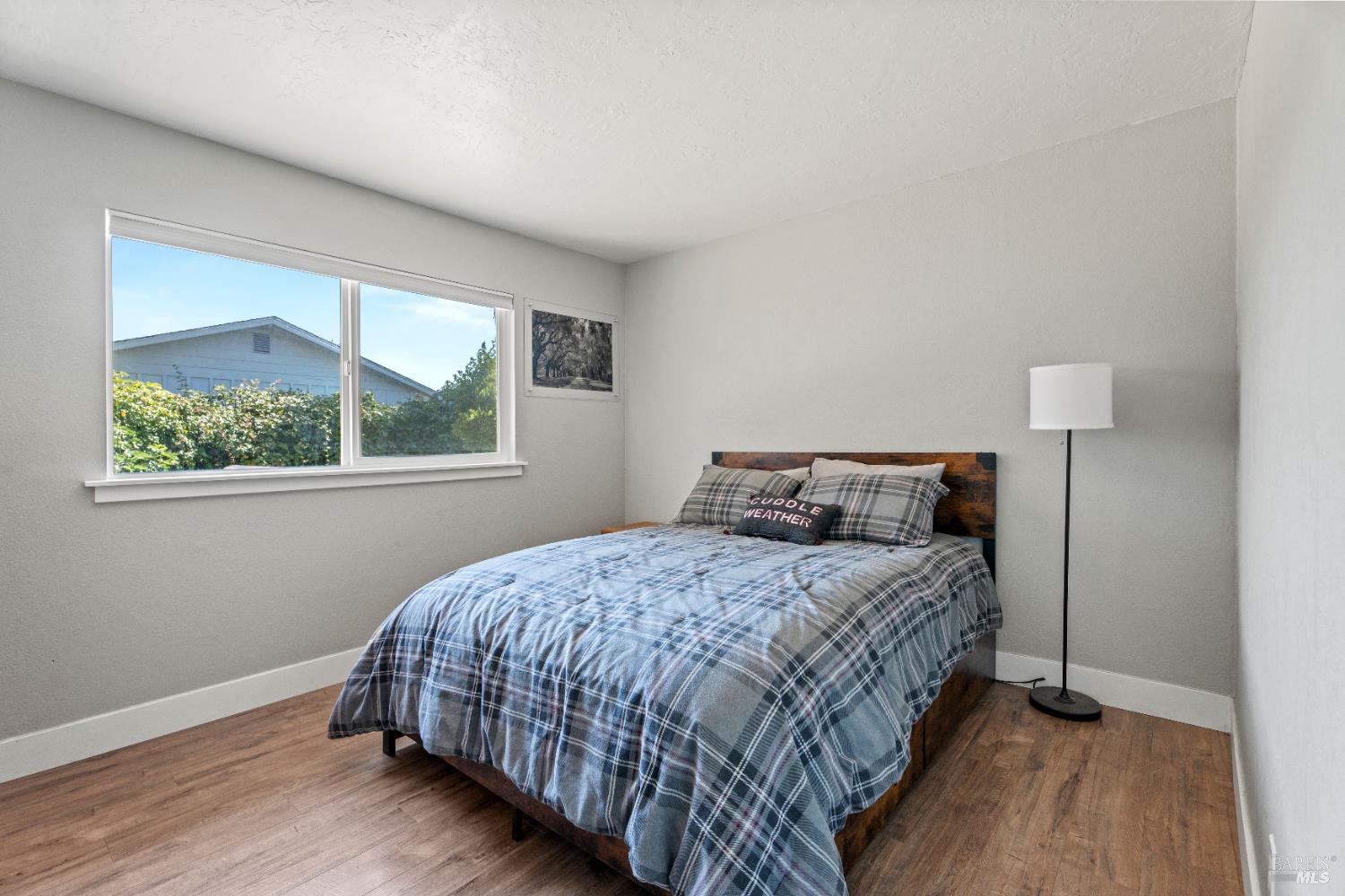 Detail Gallery Image 8 of 28 For 849 Yosemite Dr, Ukiah,  CA 95482 - 3 Beds | 2 Baths
