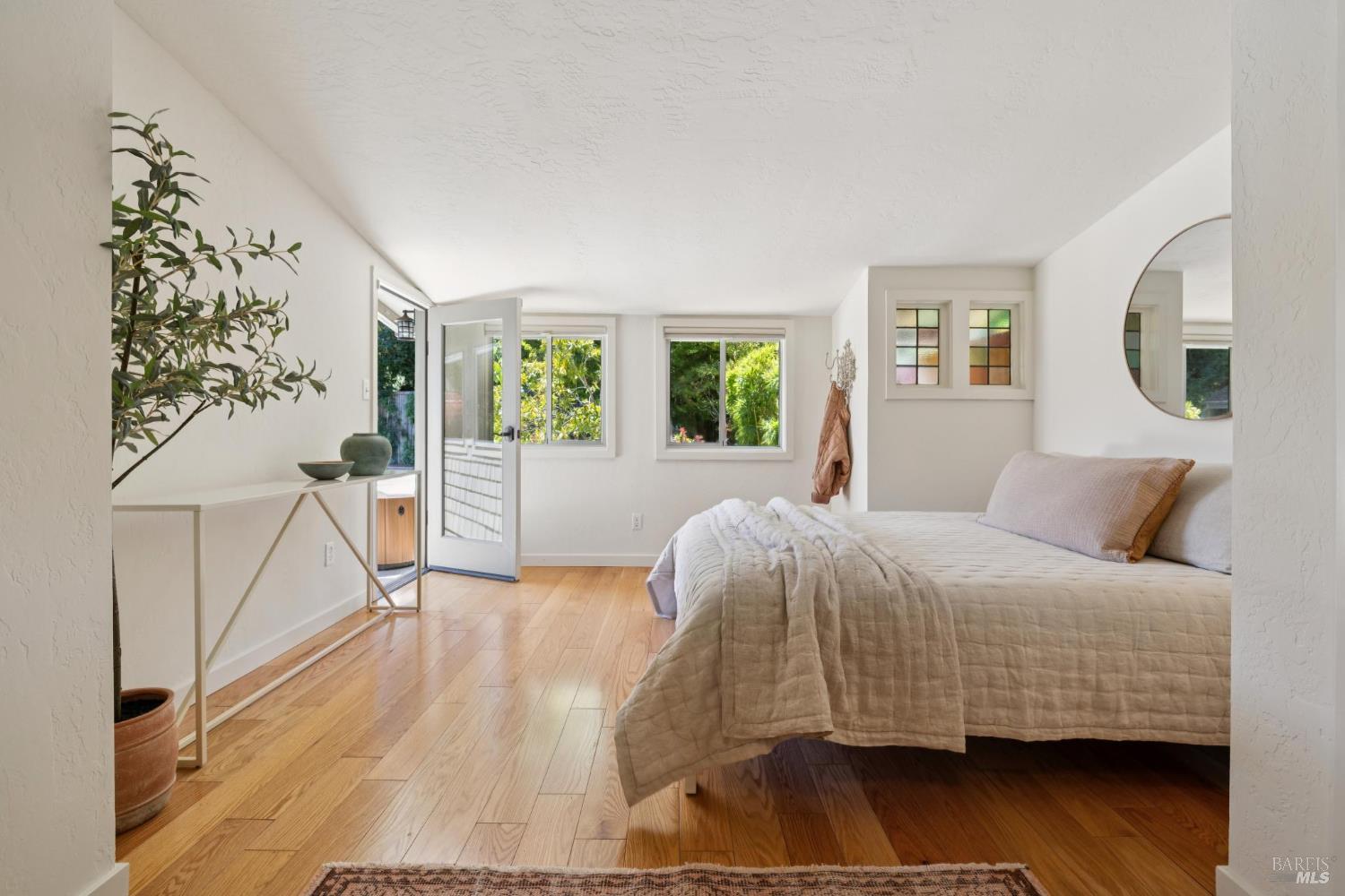 Detail Gallery Image 31 of 53 For 97 Florence Ave, San Anselmo,  CA 94960 - 2 Beds | 1/1 Baths