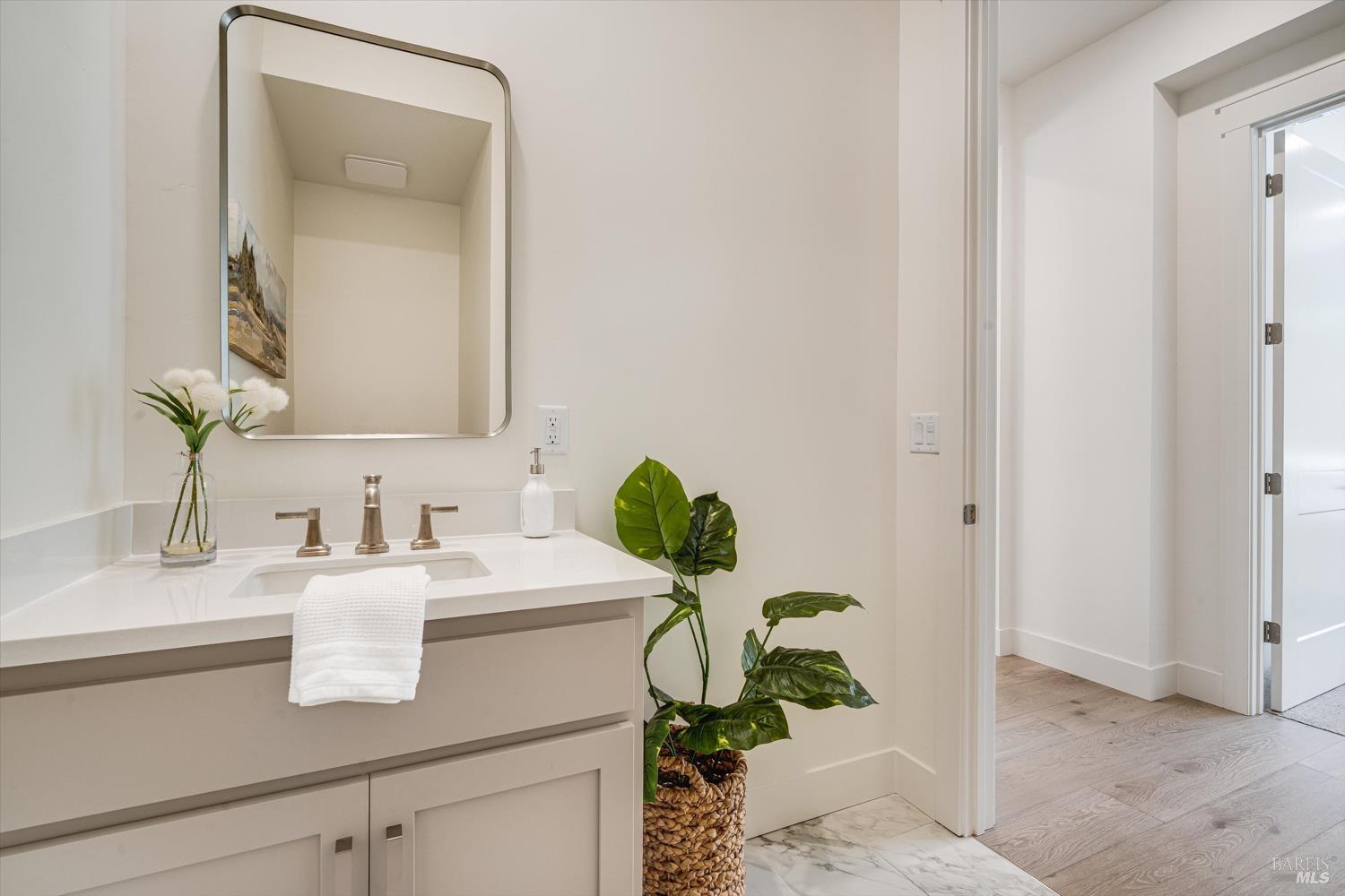 Detail Gallery Image 27 of 39 For 107 Grace Ln, Napa,  CA 94559 - 4 Beds | 3/1 Baths